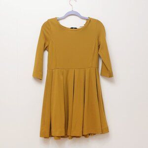 H&M 3/4 sleeve fit and flare dress size medium (SMC161)